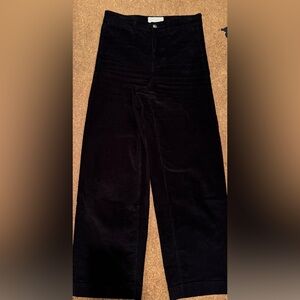 Everlane corduroy wide leg pant in corduroy. Size 4.